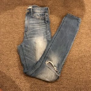 Hollister jeans